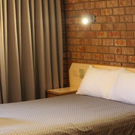 Red Cliffs Colonial Motor Lodge Extérieur photo