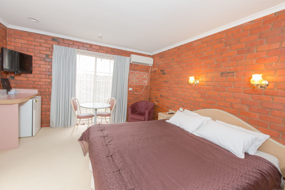 Red Cliffs Colonial Motor Lodge Extérieur photo